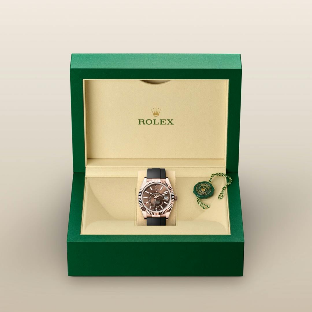 C Rolex Sky-Dweller 18K Rose Gold, Chocolate Index Dial, Oysterflex Bracelet, 42 mm
