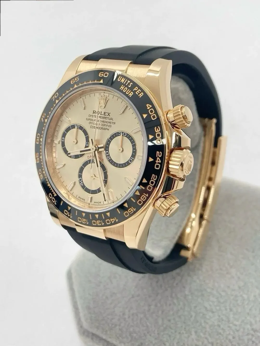 D Rolex Cosmograph Daytona Yellow Gold Champagne Dial with Oysterflex Bracelet